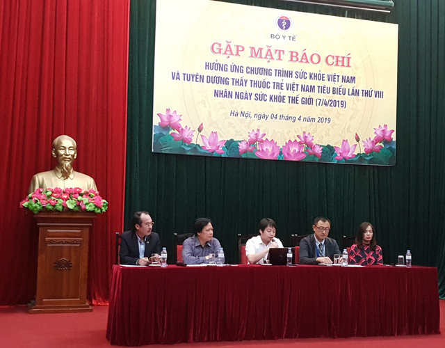 Bộ Y tế khuyến khích người Việt nên ăn giảm muối – đường, ăn nhiều rau xanh, đi bộ 10.000 bước/ ngày