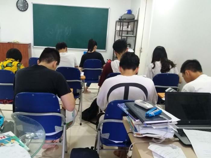 Cả nước ngưng cấp phép dạy thêm và học thêm