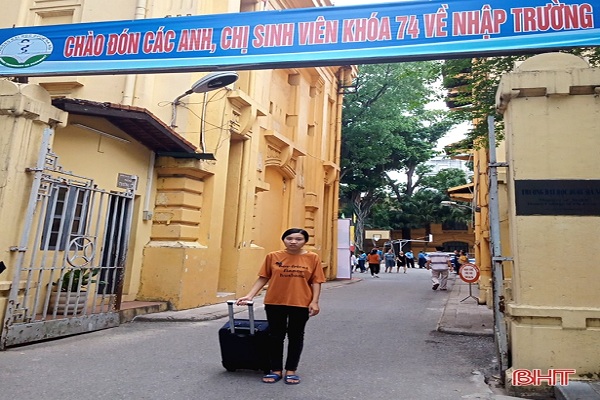 “Cánh tay” cộng đồng đã mở cánh cửa Đại học Dược Hà Nội chào đón Thủy