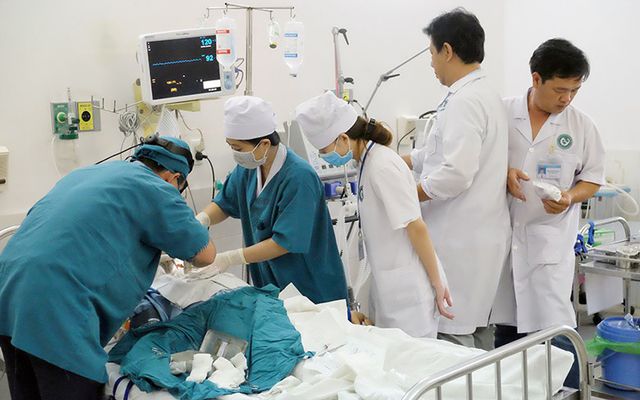Do Bác sĩ bỏ bệnh viện công, nhân lực Y tế thiếu hụt nghiêm trọng