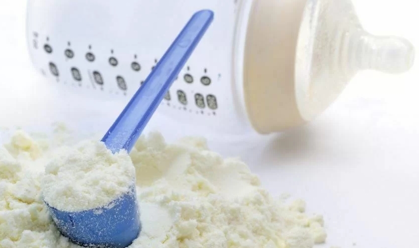 MỚI: 8 nhãn hiệu sữa bột có chứa dầu khoáng gây bệnh ung thư