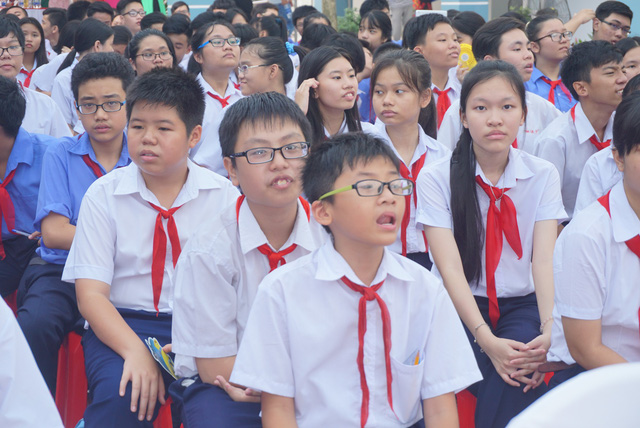 MỚI: Chính phủ đồng ý miễn giảm học phí hoàn toàn cho học sinh ở bậc THCS trở xuống