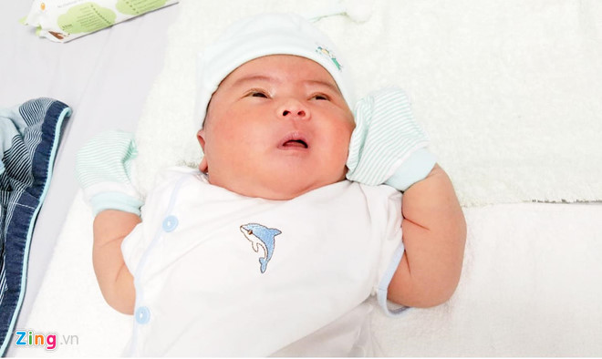 Quảng Ngãi: Sản phụ sinh bé trai nặng 5kg – “Tôi vừa mừng vừa lo âu”