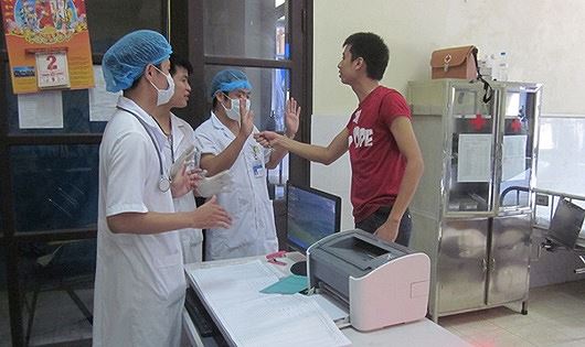 Sẽ có những quy định mới xử phạt bạo hành nhân viên Y tế