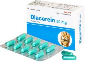 Chơi trò đóng giả bác sĩ bệnh nhân 2 bé trai nhập viện cấp cứu