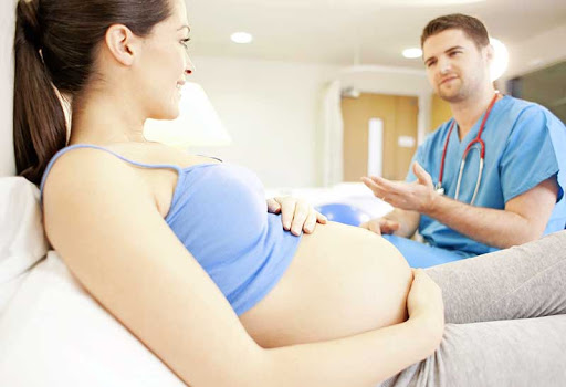 Giải đáp thắc mắc: Nam giới có nên theo học ngành hộ sinh không?