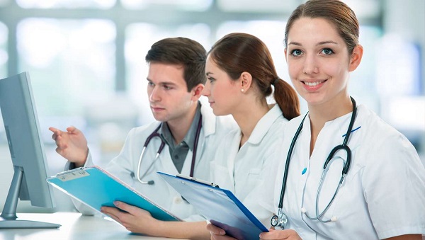 Ngành Y nhiều trường tư thục áp dụng phương thức xét học bạ 