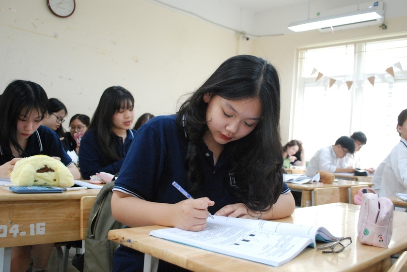 Miễn thi ngoại ngữ nhưng không quy đổi điểm xét tốt nghiệp đáp ứng công bằng xã hội