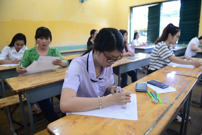 Giáo viên mong dạy thêm tại nhà được hợp pháp