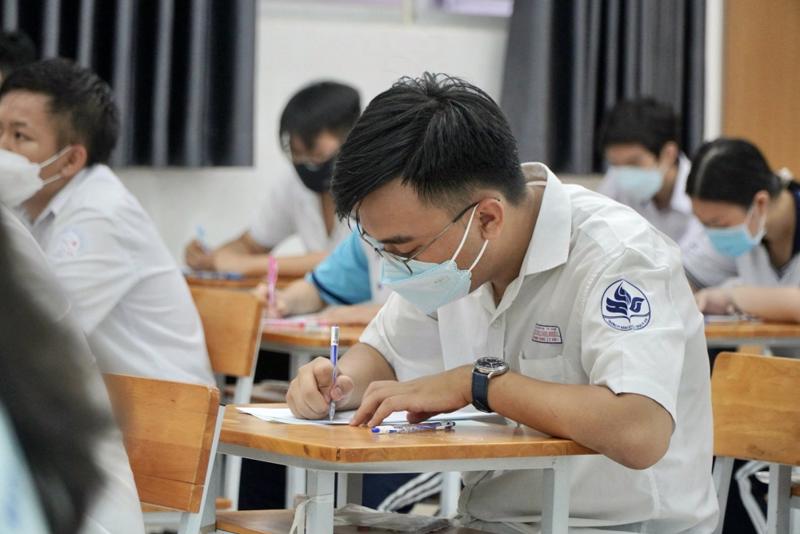 Đề thi thử Tốt nghiệp THPT môn Ngữ văn năm 2023-2024 trường THPT Lê Đại Hành