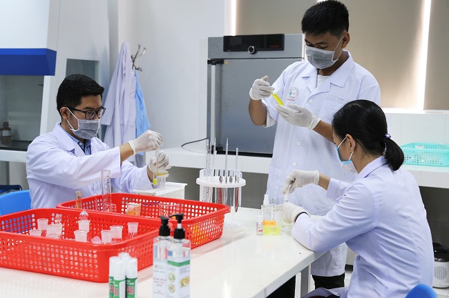 Học ngành Dược xong ra trường làm gì?