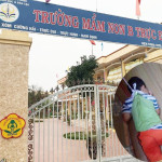 Làm rõ vụ việc bé trai bị buộc vào cửa sổ tại trường Mầm non ở Nam Định