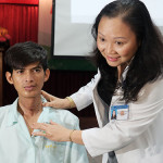 Kỳ tích: Bác sĩ Việt nam chữa cấm khẩu cho chàng trai Campuchia